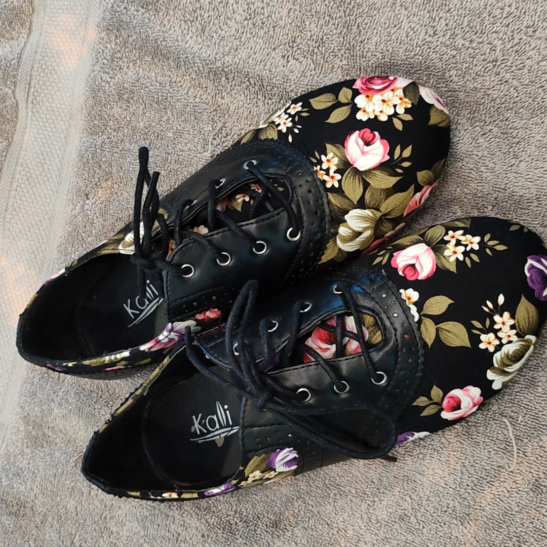 Kali Brand Floral Print Oxford Style Shoes